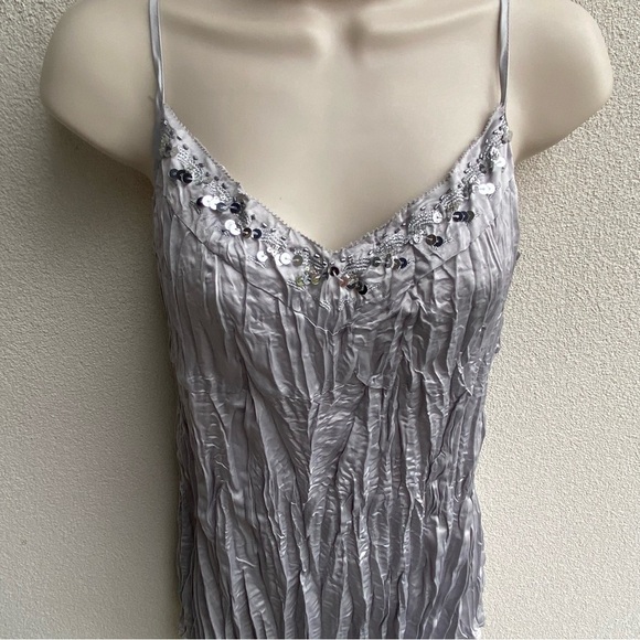 Kenar gray/silvertone crinkle tank top w/ beads & sequins - Picture 2 of 6